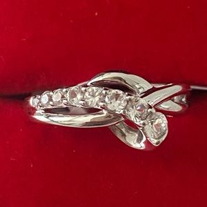 925 Sterling Silver White Sapphire Ring size 7 max up/down 2 1/2